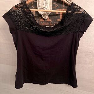 LADIES H&M COLD SHOULDER LACE BLOUSE
